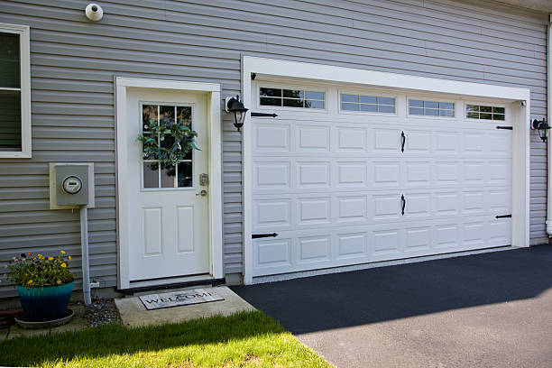 24/7 Emergency Garage Door Panel Replacement experts in Ridgemark, CA